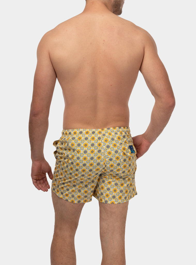 immagine-3-arcuri-costume-fantasia-giallo-bianco-costume-uomo-cste23018-4