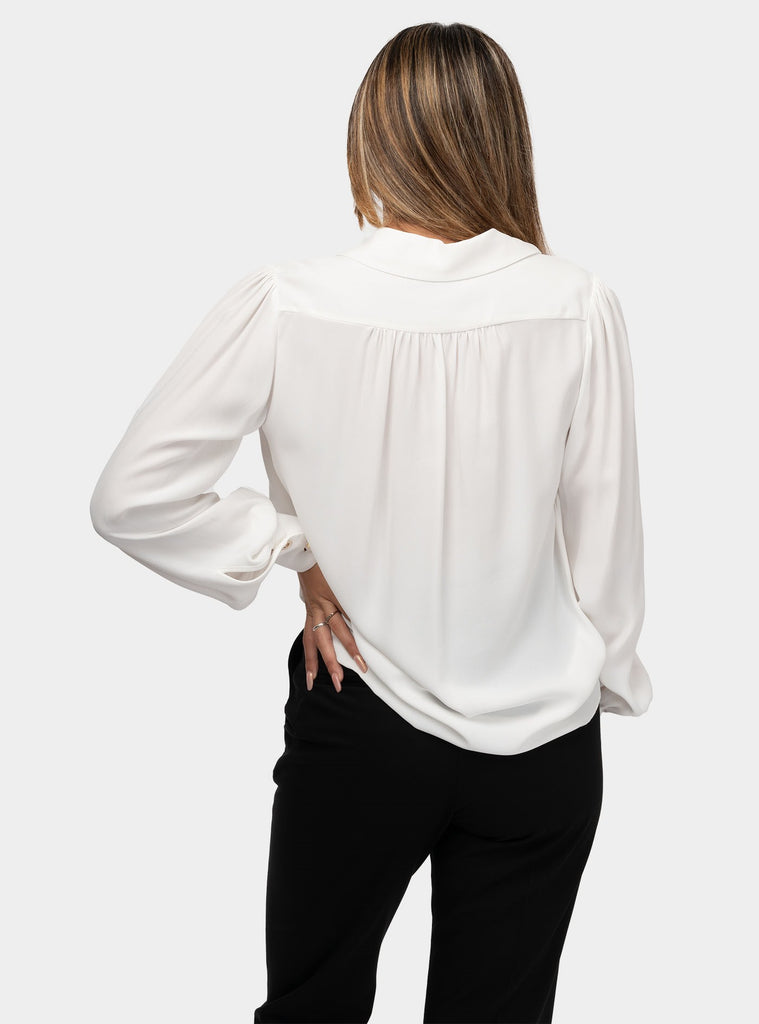 immagine-3-elisabetta-franchi-blusa-in-georgette-con-charms-collana-avorio-blusa-ca09346e2360